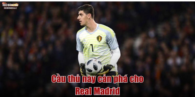 Cầu thủ cản phá cho Real Madrid