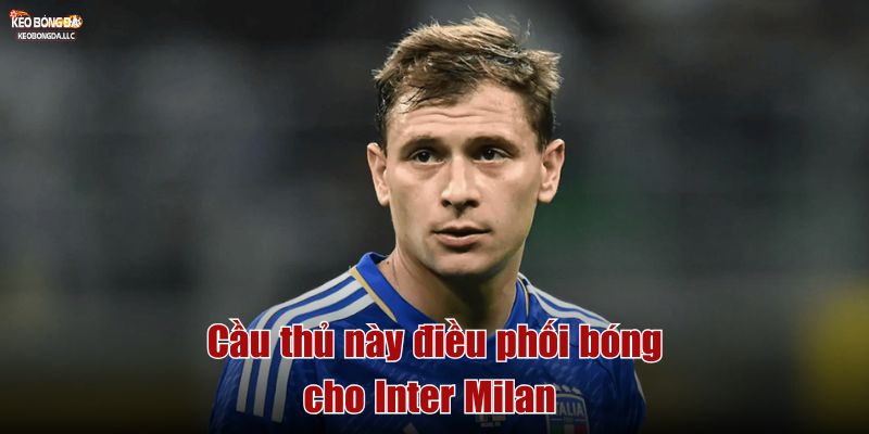 Cầu thủ điều phối bóng cho Inter Milan